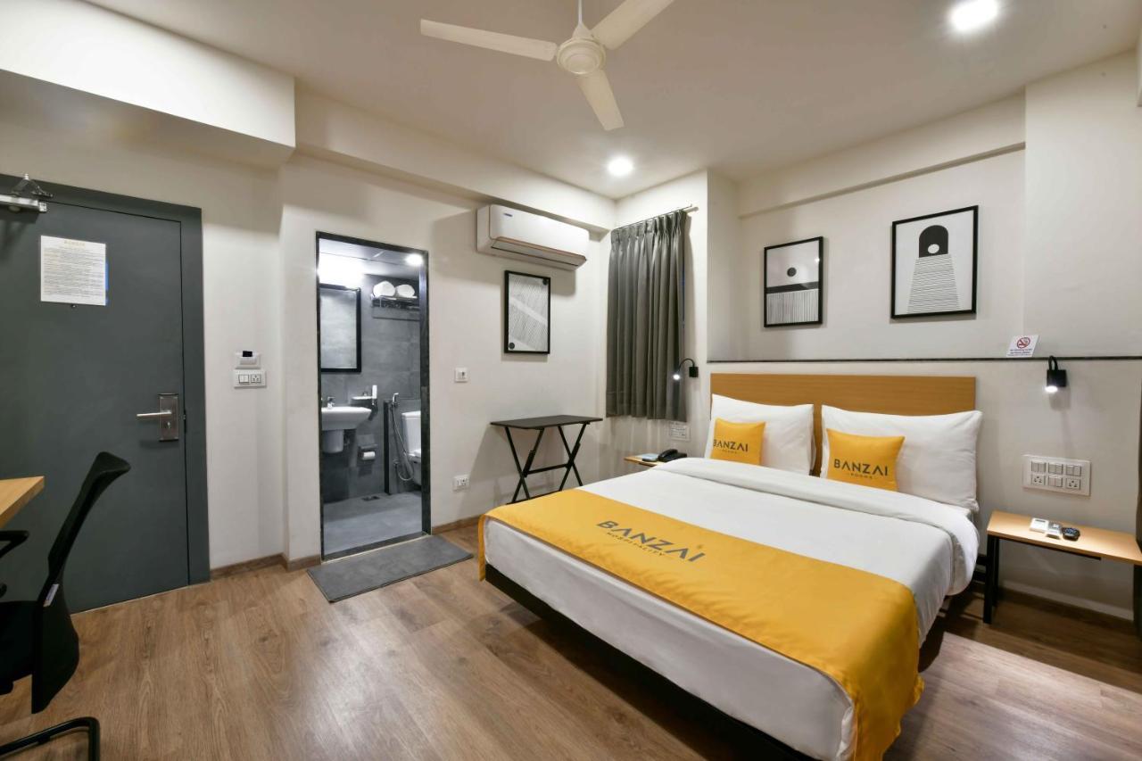 Banzai Rooms Насик Экстерьер фото
