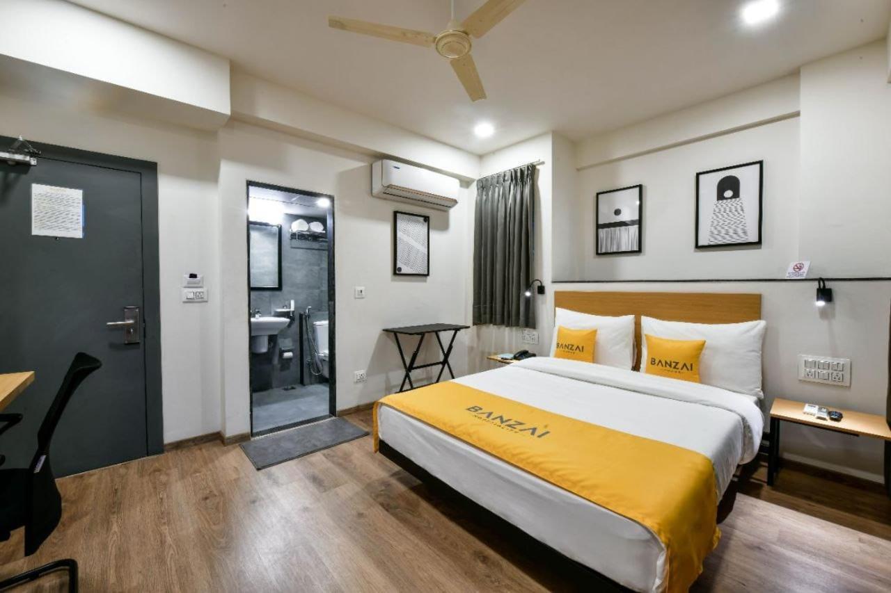 Banzai Rooms Насик Экстерьер фото
